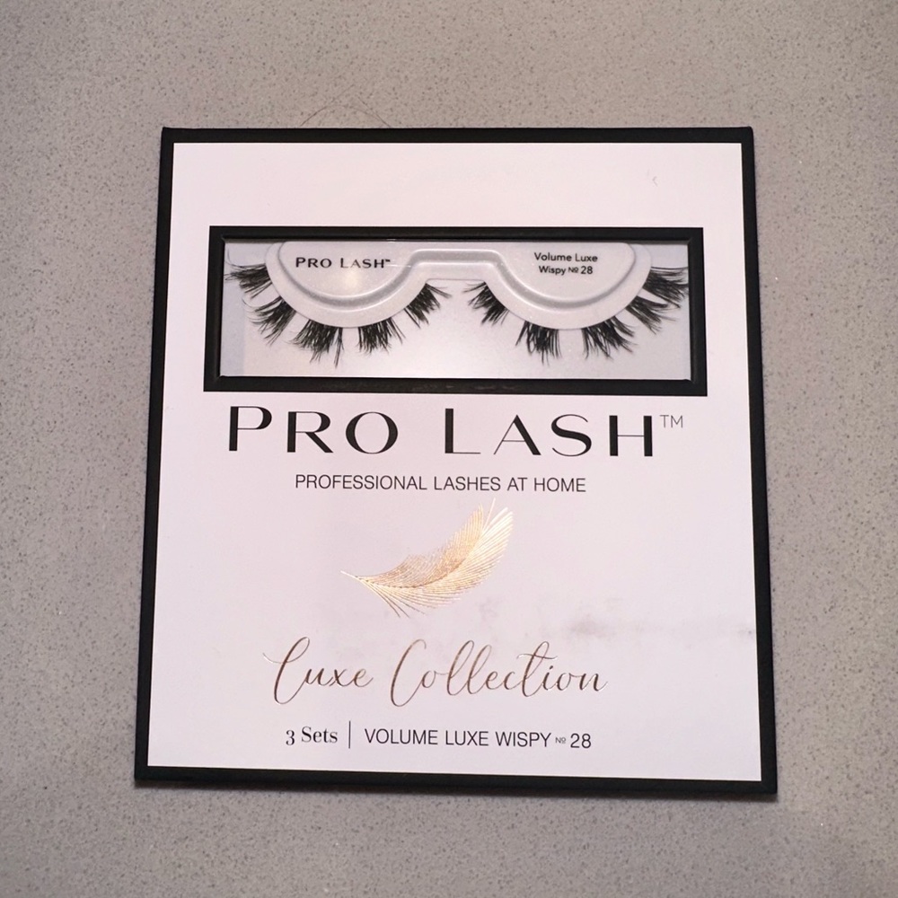 Pro lash Luxe Wispy volume lashes, 3 sets